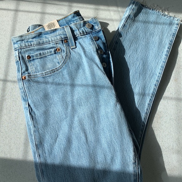 Levi’s 501 Skinny Jeans - Picture 6 of 8